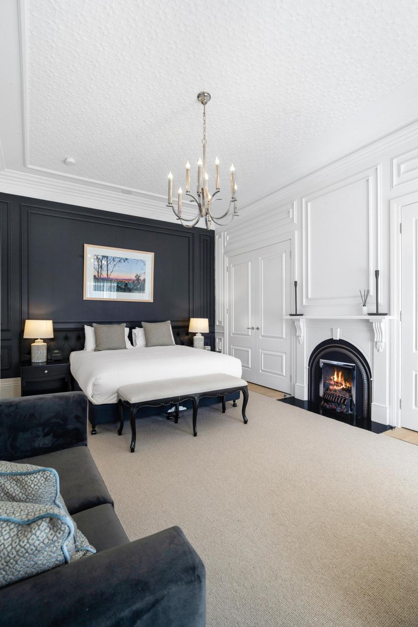 Marnong Estate Hotel Mickleham Room photo