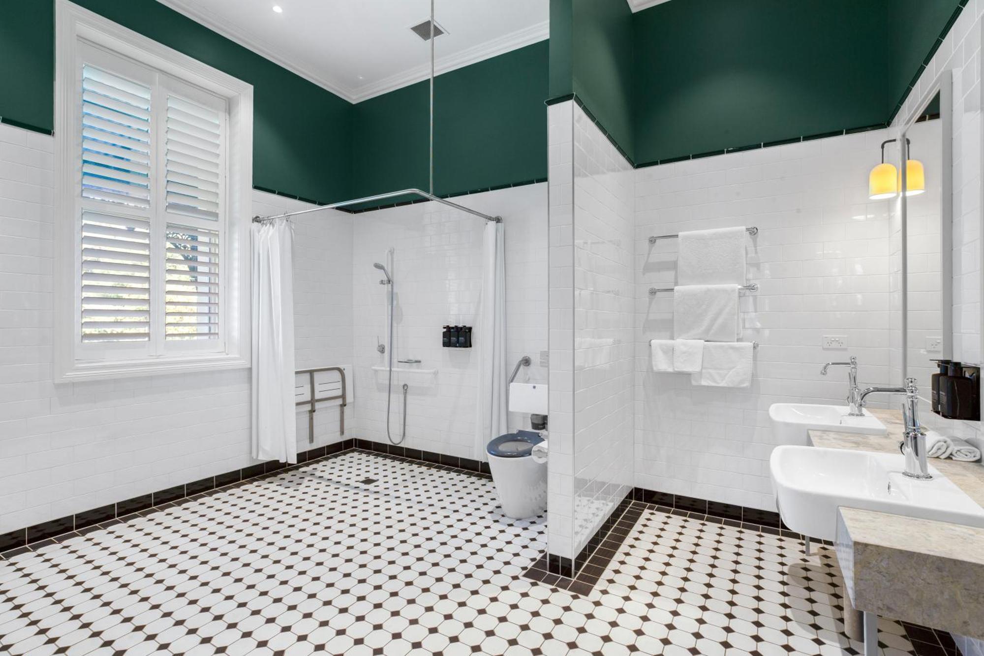 Marnong Estate Hotel Mickleham Room photo